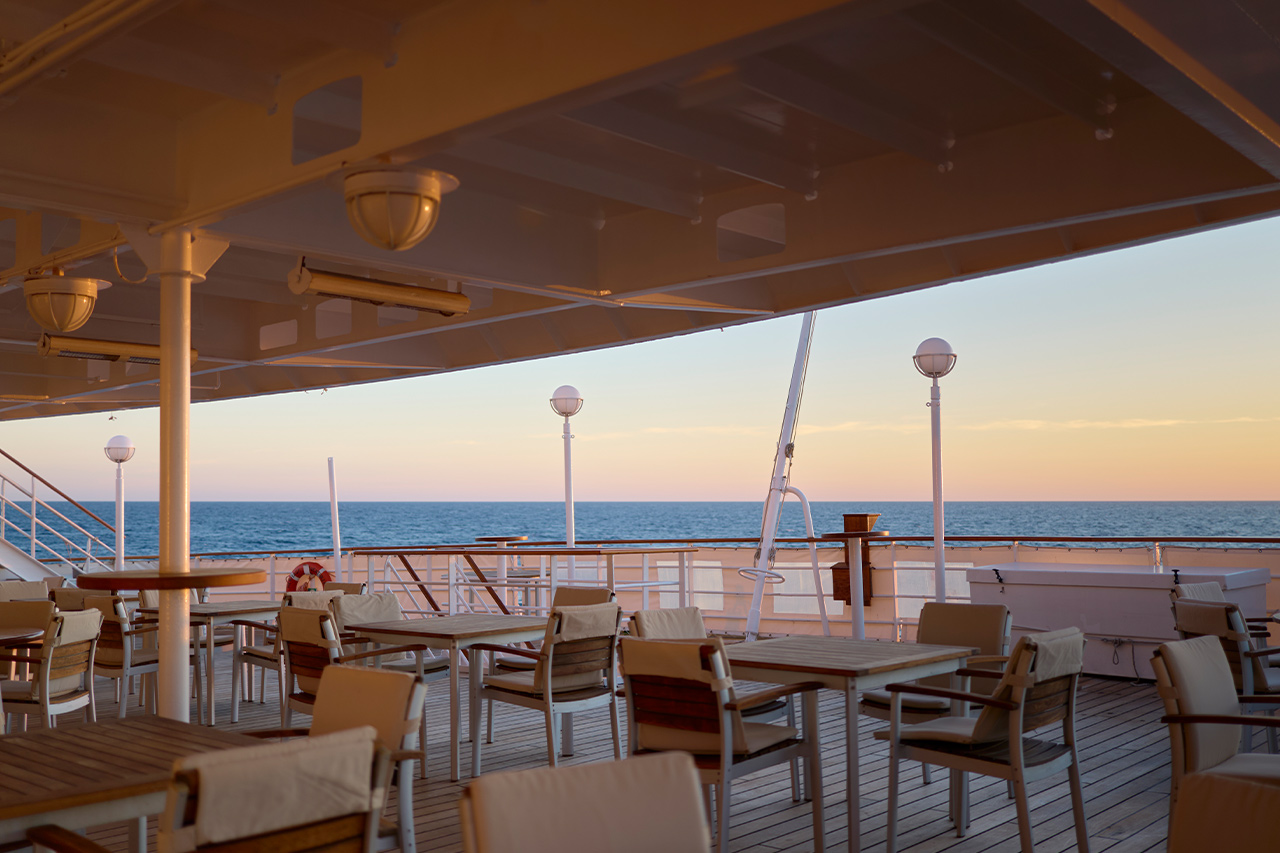 Bistro Deck, Heritage Adventurer